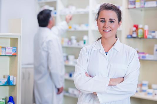 Image of a female pharmacy student on community pharmacy placement