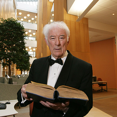 Heaney in Library 400