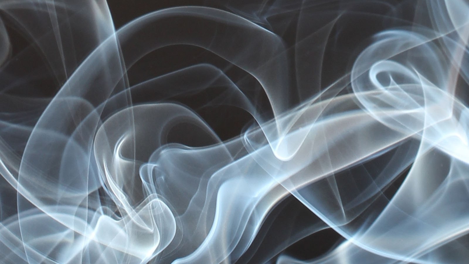 Vaping may have similar effects to smoking on harmful lung