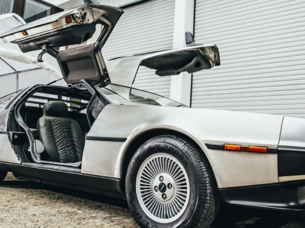 Delorean DMC 12