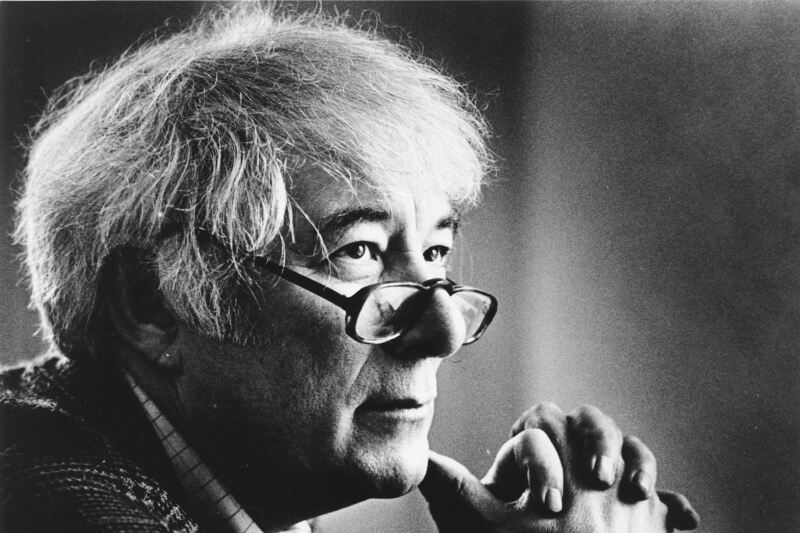 Seamus Heaney in black and white