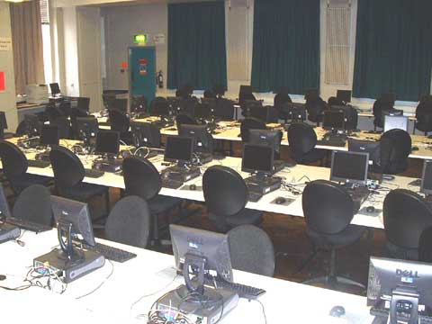 A photograph of computer lab 01.522